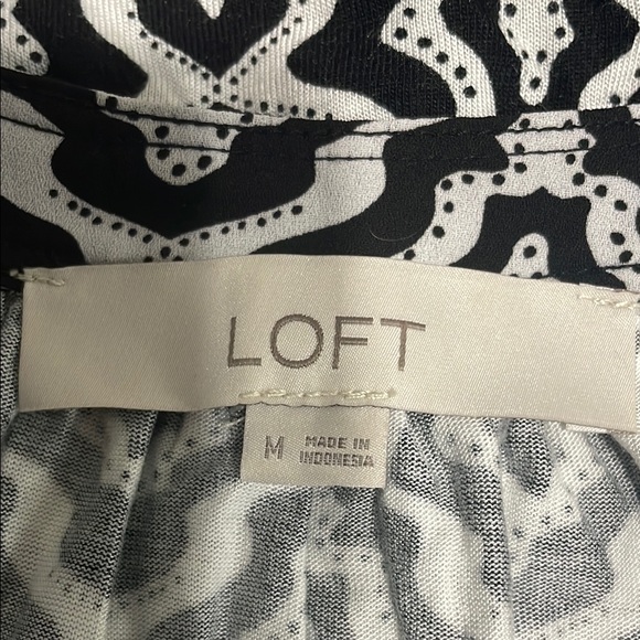 LOFT Black and White Patterned Women's Top - Picture 6 of 7